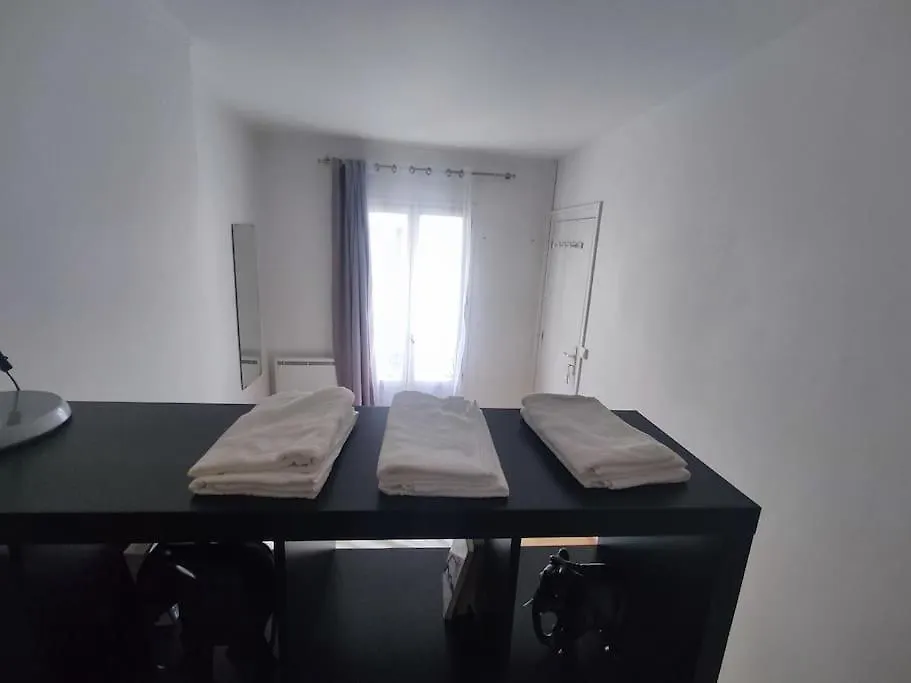 Apartment Facile D'acces Et Entretenu Par Femme De Menage
